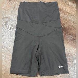 Nike maternity biker shorts